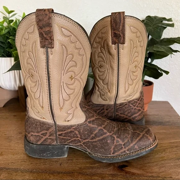 Ariat Kids Boots in Brown and Tan - Picture 6 of 13